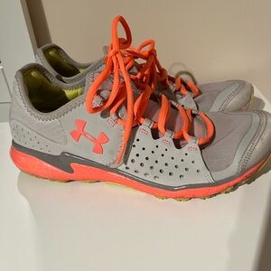 Women’s Size 9 Gray and Pink Under Armour Athletic Shoes
